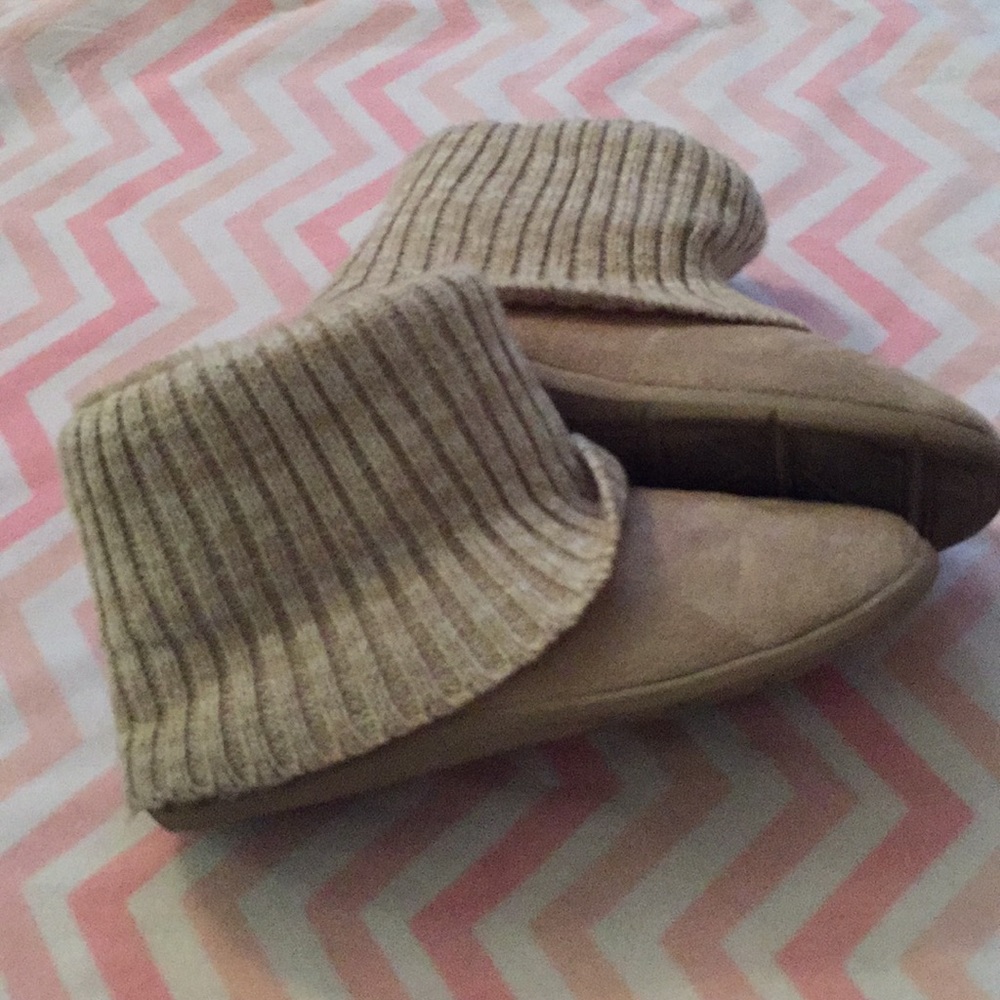 Kohl’s Cable Knit sweater slipper bootie